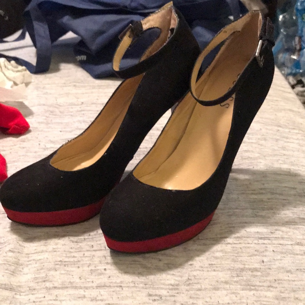 Guess heels size 7